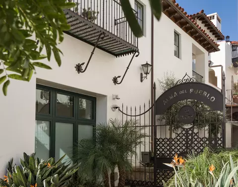 18 W Victoria St #206, Santa Barbara, CA 93101