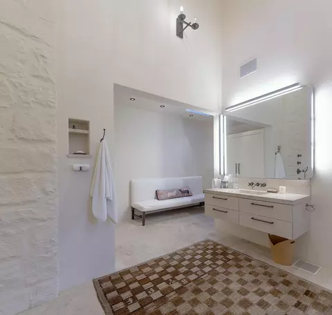 Bath - 2069 China Flat Rd, Montecito, CA 93108 photo 2 of 4
