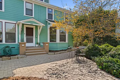 223 W Arrellaga St, Santa Barbara, CA 93101