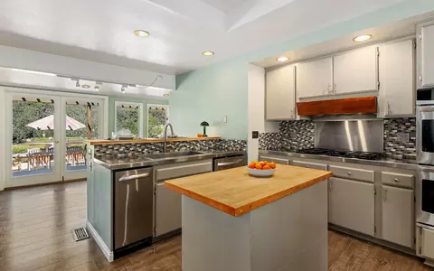 Kitchen - 24 La Vuelta Rd, Montecito, CA 93108 photo 2 of 5