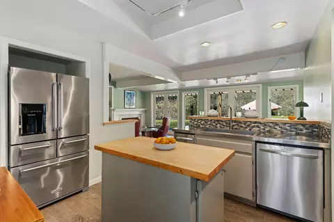Kitchen - 24 La Vuelta Rd, Montecito, CA 93108 photo 4 of 5