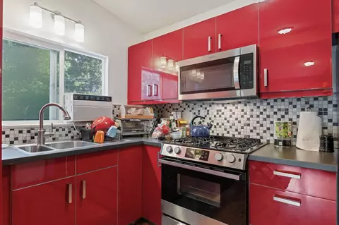 Kitchen - 24 La Vuelta Rd, Montecito, CA 93108 photo 5 of 5