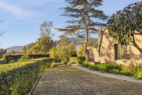 Exterior - 2141 Ten Acre Rd, Montecito, CA 93108 photo 7 of 8