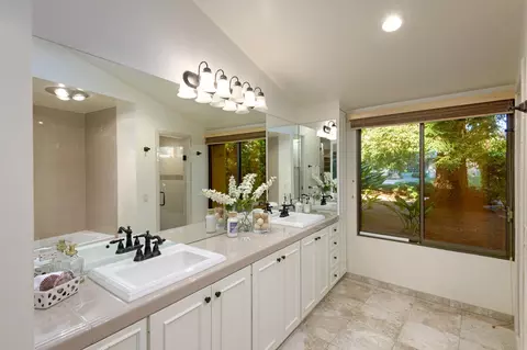 Bath - 2141 Ten Acre Rd, Montecito, CA 93108 photo 1 of 2