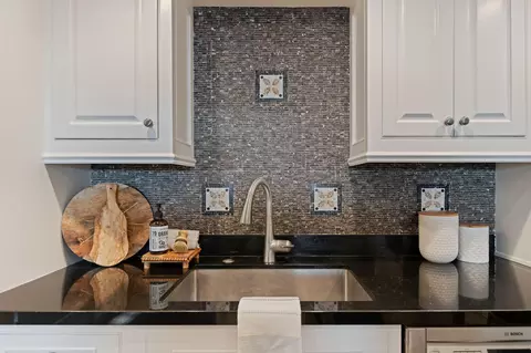 Kitchen - 220 Elm Ave #9, Carpinteria, CA 93013 photo 1 of 5