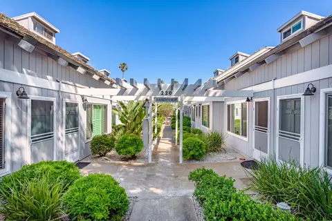 220 Elm Ave #9, Carpinteria, CA 93013