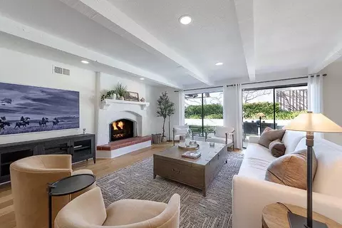 Living - 9 E Quinto St, Santa Barbara, CA 93105 photo 1 of 1