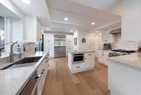 Kitchen - 9 E Quinto St, Santa Barbara, CA 93105 photo 2 of 2