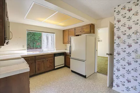 Kitchen - 604 Dara Rd, Goleta, CA 93117 photo 4 of 4