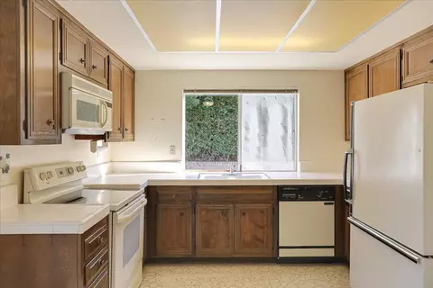 Kitchen - 604 Dara Rd, Goleta, CA 93117 photo 2 of 4