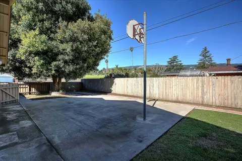 Exterior - 604 Dara Rd, Goleta, CA 93117 photo 13 of 16