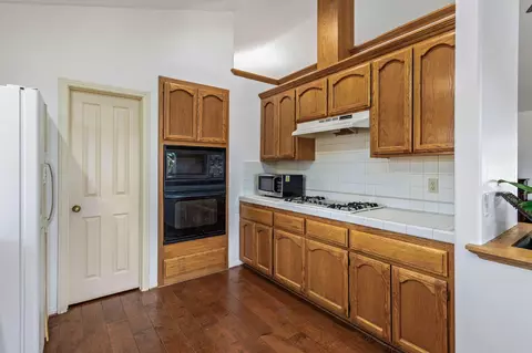 Kitchen - 665 Hillside Dr, Solvang, CA 93463 photo 2 of 3