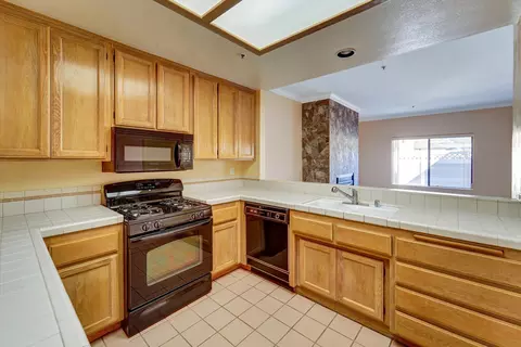 Kitchen - 4501 Carpinteria #C, Carpinteria, CA 93013 photo 2 of 4