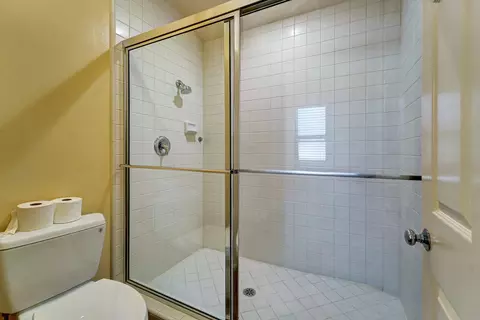 Bath - 4501 Carpinteria #C, Carpinteria, CA 93013 photo 4 of 8