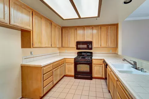 Kitchen - 4501 Carpinteria #C, Carpinteria, CA 93013 photo 3 of 4