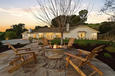 1867 Ringsted Dr, Solvang, CA 93463