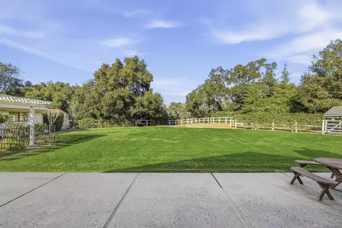 Exterior - 926 Ranch View Ln, Solvang, CA 93463 photo 6 of 11