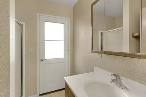 Bath - 926 Ranch View Ln, Solvang, CA 93463 photo 5 of 5