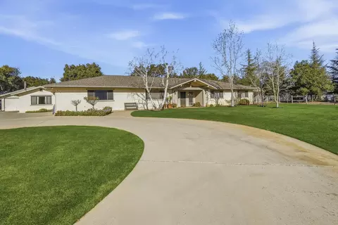 Exterior - 926 Ranch View Ln, Solvang, CA 93463 photo 4 of 11