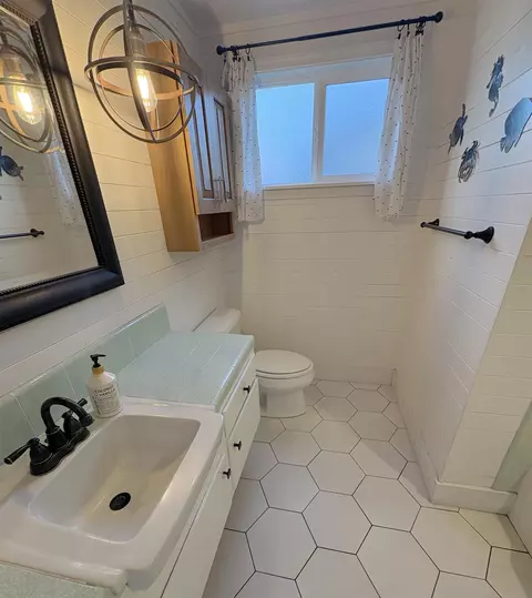 Bath - 232 Vega Ave, Lompoc, CA 93436 photo 5 of 6