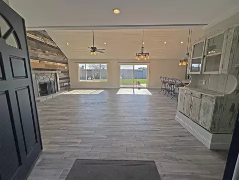 Entry Way - 232 Vega Ave, Lompoc, CA 93436 photo 2 of 3