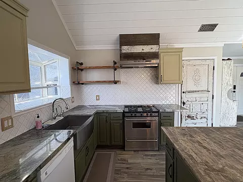 Kitchen - 232 Vega Ave, Lompoc, CA 93436 photo 7 of 7