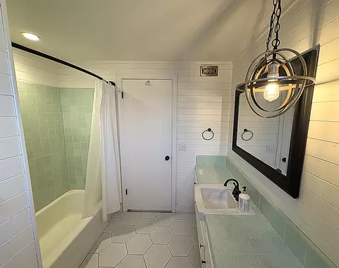 Bath - 232 Vega Ave, Lompoc, CA 93436 photo 6 of 6