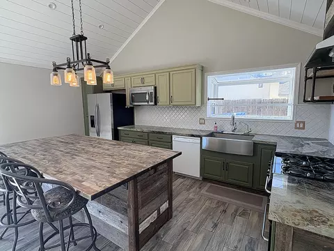 Kitchen - 232 Vega Ave, Lompoc, CA 93436 photo 2 of 7