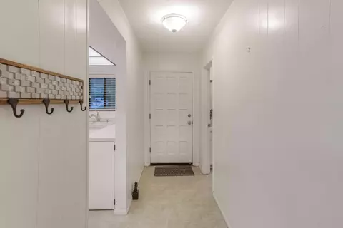 Entry Way - 3375 Foothill Rd UNIT 1132, Carpinteria, CA 93013 photo 1 of 2
