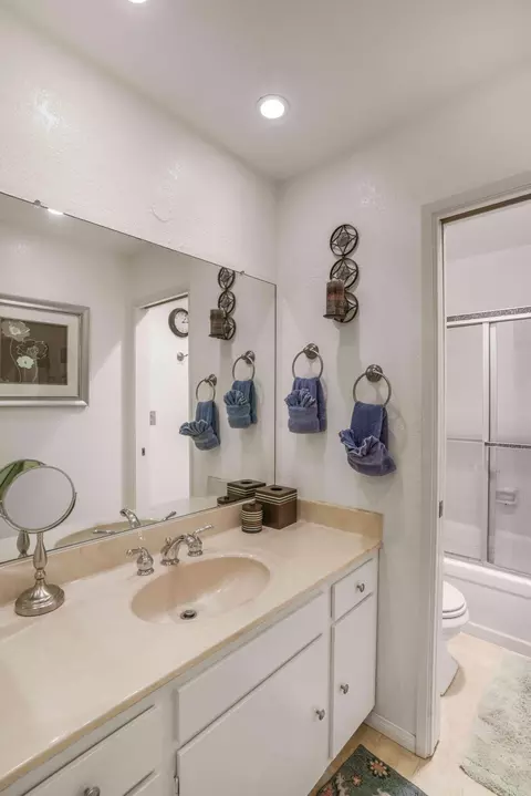 Bath - 3375 Foothill Rd UNIT 1132, Carpinteria, CA 93013 photo 5 of 7