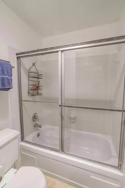 Bath - 3375 Foothill Rd UNIT 1132, Carpinteria, CA 93013 photo 6 of 7