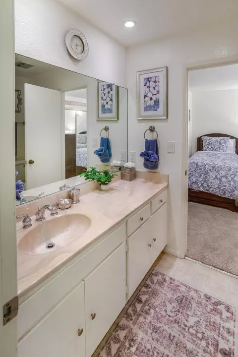 Bath - 3375 Foothill Rd UNIT 1132, Carpinteria, CA 93013 photo 2 of 7