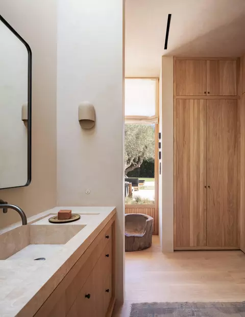 Bath - 620 Stone Meadow Ln, Montecito, CA 93108 photo 2 of 5
