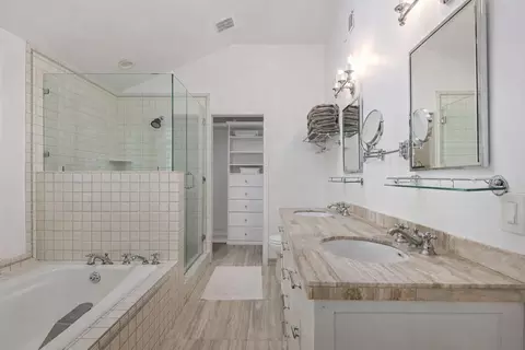 Bath - 636 Oak Grove Dr, Montecito, CA 93108 photo 1 of 1