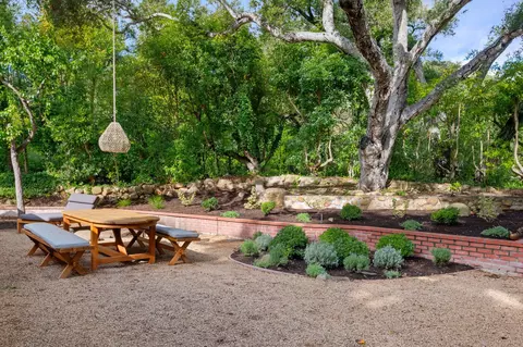 Exterior - 636 Oak Grove Dr, Montecito, CA 93108 photo 3 of 7