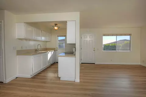 Kitchen - 5945 Hickory #4, Carpinteria, CA 93013 photo 1 of 3