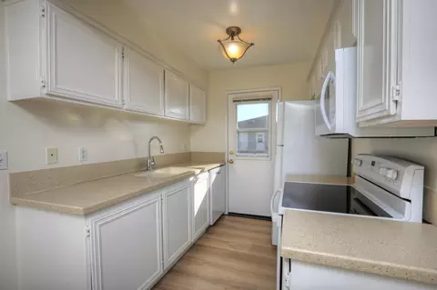 Kitchen - 5945 Hickory #4, Carpinteria, CA 93013 photo 2 of 3