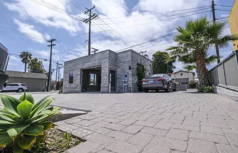 Exterior - 706-708 E Haley St, Santa Barbara, CA 93103 photo 4 of 7