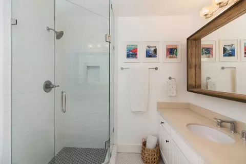 Bath - 420 Seaview Rd, Montecito, CA 93108 photo 3 of 3