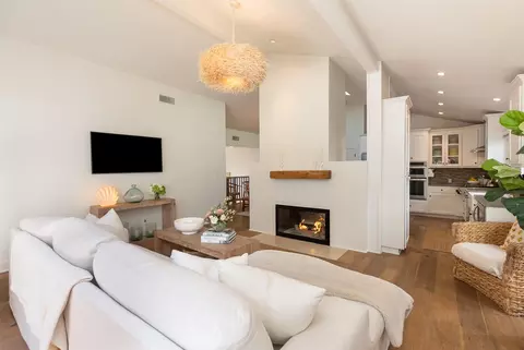 Living - 420 Seaview Rd, Montecito, CA 93108 photo 1 of 2