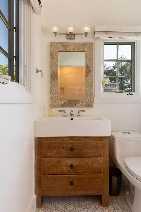 Bath - 420 Seaview Rd, Montecito, CA 93108 photo 1 of 3