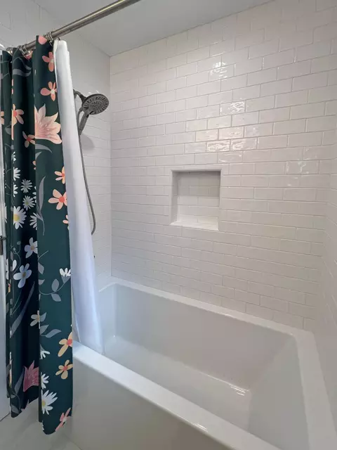 Bath - 590 Pine St, Solvang, CA 93463 photo 2 of 2