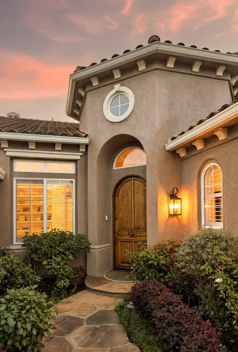 271 King Daniel Ln, Goleta, CA 93117