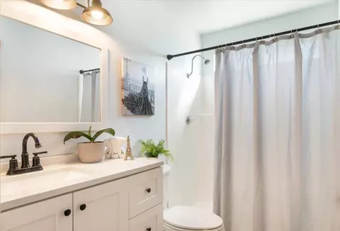 Bath - 1704 E Nectarine Ave, Lompoc, CA 93436 photo 1 of 4