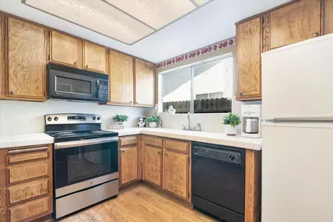 Kitchen - 1704 E Nectarine Ave, Lompoc, CA 93436 photo 2 of 2