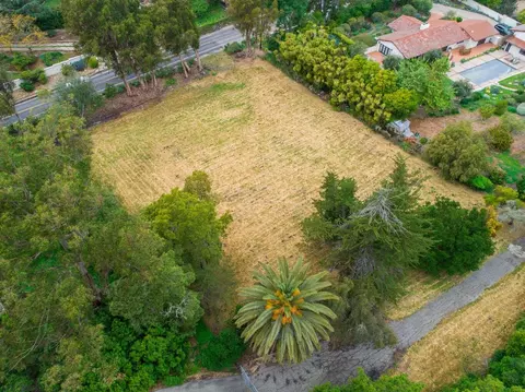 488 Barker Pass Rd, Santa Barbara, CA 93108
