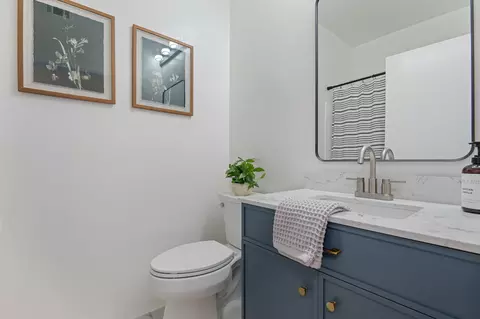 Bath - 1230 Franciscan Ct #7, Carpinteria, CA 93013 photo 2 of 2