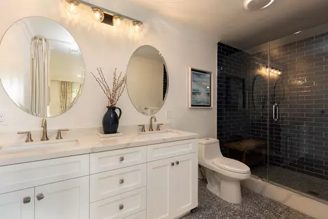 Bath - 5402 Cameo Rd, Carpinteria, CA 93013 photo 1 of 2