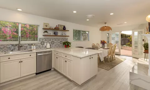 Kitchen - 5402 Cameo Rd, Carpinteria, CA 93013 photo 2 of 4