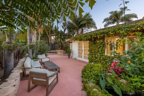 Exterior - 5402 Cameo Rd, Carpinteria, CA 93013 photo 8 of 10